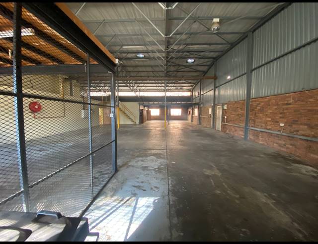 775M² WAREHOUSE TO LET IN ROBERTVILLE